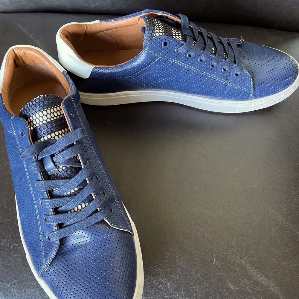 Steve Madden Hester Perforated Casual Sneakers